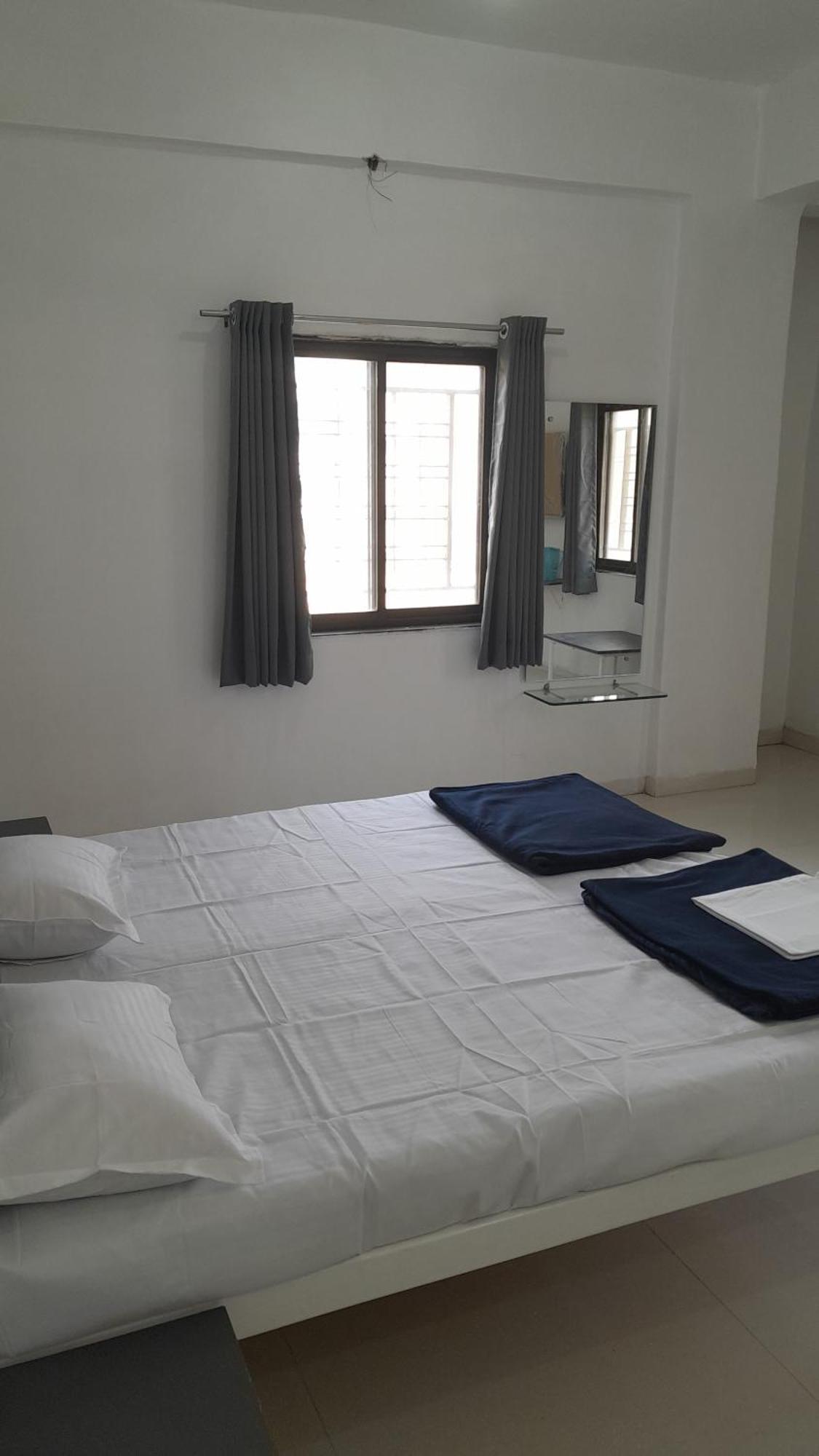 Hotel Gulati Suites Washim ภายนอก รูปภาพ
